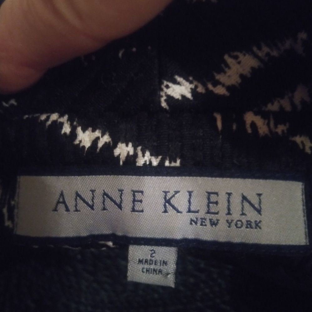 Woman jacket - Picture 4 of 4
